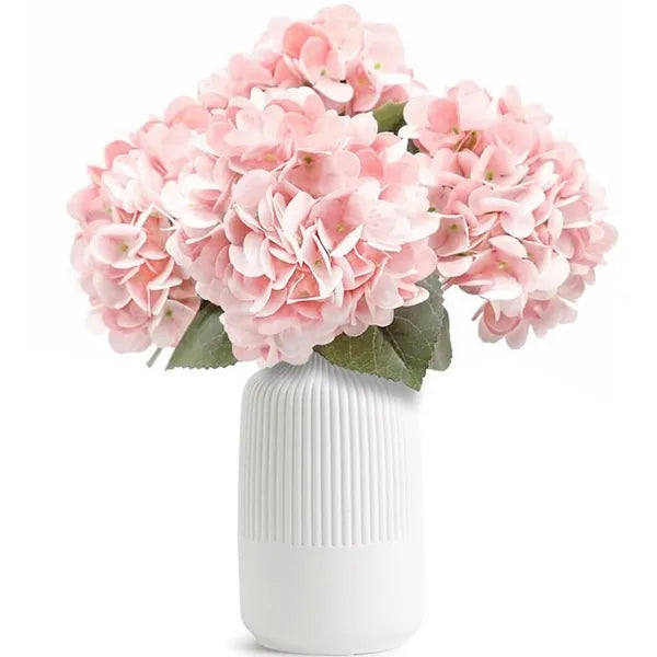 Bout de banc, bouquet de gypsophile et hortensia