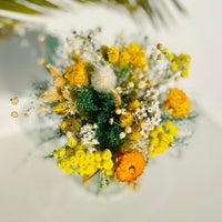 Bouquet de fleurs séchées, fleurs séchées, fleurs séchées jaunes, décoration, intérieur, chaton et monsieur ours