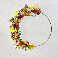 L'idée cadeau parfaite , que ce soit pour une naissance, pour un anniversaire ou juste pour le plaisir ! Une jolie couronne avec ses teintes tendances, idéale pour une décoration murale  de chambre adultes et enfants, salon ou en décoration pour un mariage et bien d'autres événements.