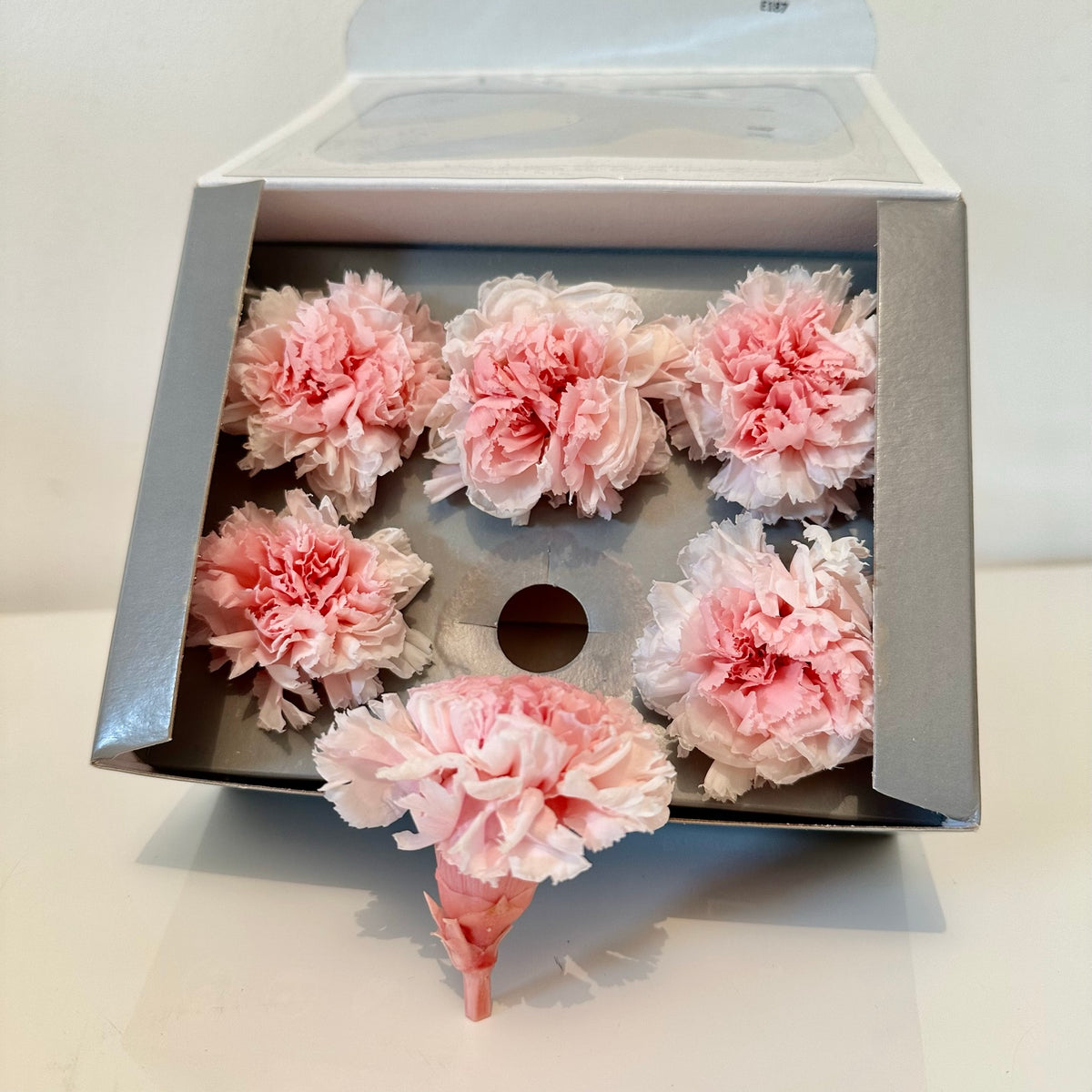 Oeillet, oeillet stabilisé, fleurs stabilisés, fleurs éternelles, oeillet fleur, fleurs séchées, petite fleur, petite fleur ronde, tête œillet stabilisée, tête œillets stabilisées, oeillet rose, fleurs éternelles